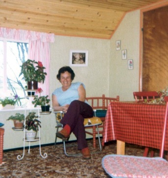 STIHUSVEJ 7, SMUT - LYSTRUP STRAND, Olga i stuen 1972 STIHUSVEJ 7, SMUT - LYSTRUP STRAND, Olga i stuen 1972